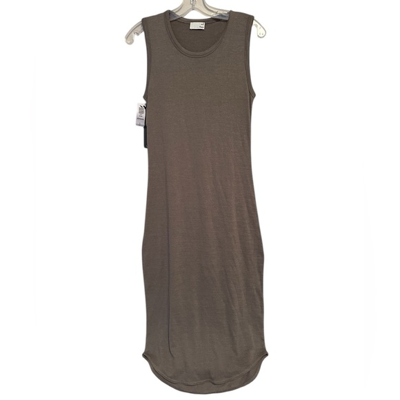 Aritzia Dresses & Skirts - NWT Wilfred Free Aritzia Bruni Sleeveless Taupe Tank Dress M
